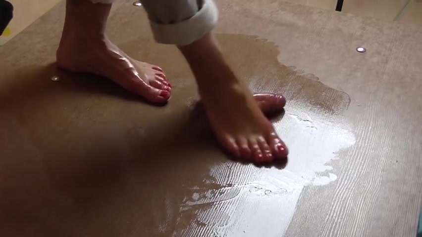 踩踏足交，践踏出奶油